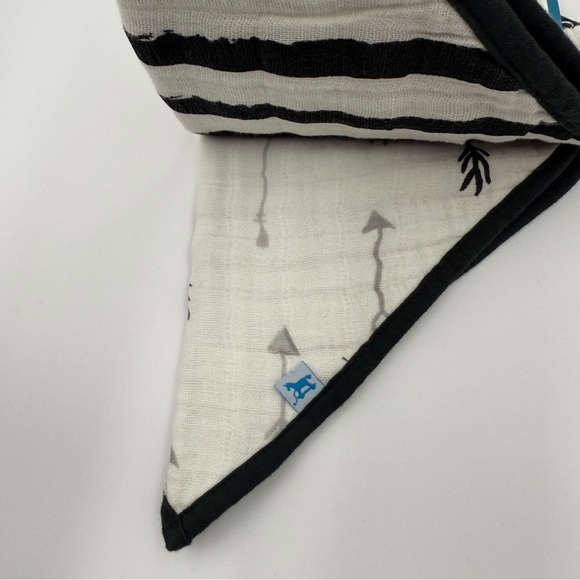 little unicorn Set of 2 cotton muslin bandana baby bib black & white infant - 3T - Picture 7 of 7